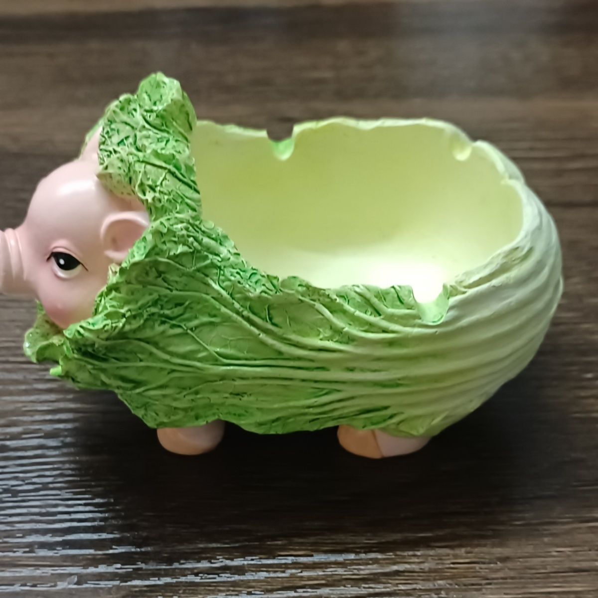 Creative Cute Pig Arching Cabbage Ashtray, Fresh Pastoral Indoor Living Room Hotel Desktop Decor