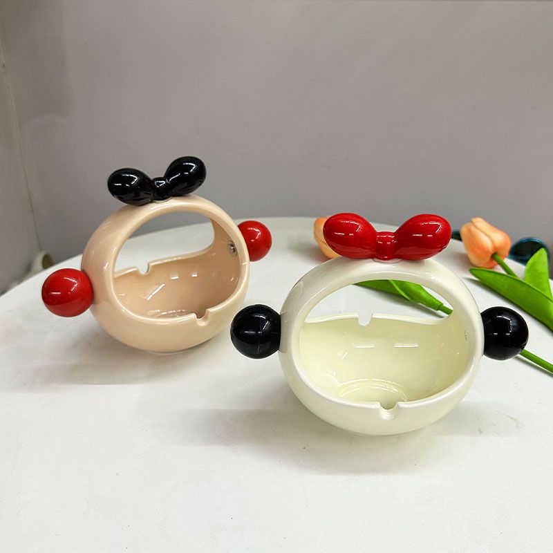 Cute Personalized Ceramic Ashtray, Creative Light Luxury Trendy Living Room Home Office Decor Gift (Splash-Proof)