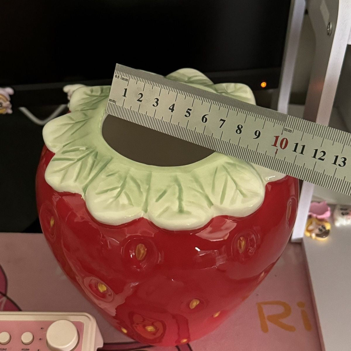 Large Diameter Strawberry Ceramic Vase, Wide Mouth Chopstick Holder Pen Holder, 3D Fruit Shape Balcony Decor