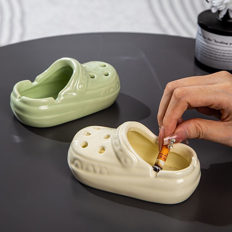 Cute Ceramic Hole Shoe Ashtray, High Aesthetic Office Home Living Room Trendy Ashtray (Splash-Proof)